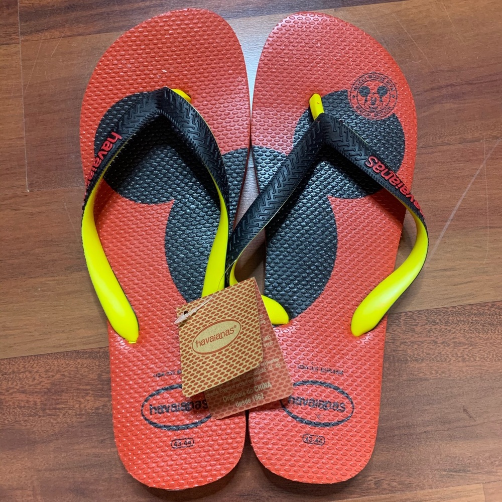 Mickey Mouse Disney Slippers - Picture 1 of 2